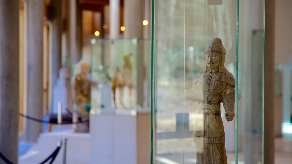 Burrell Collection featuring art, heritage elements and a statue or sculpture