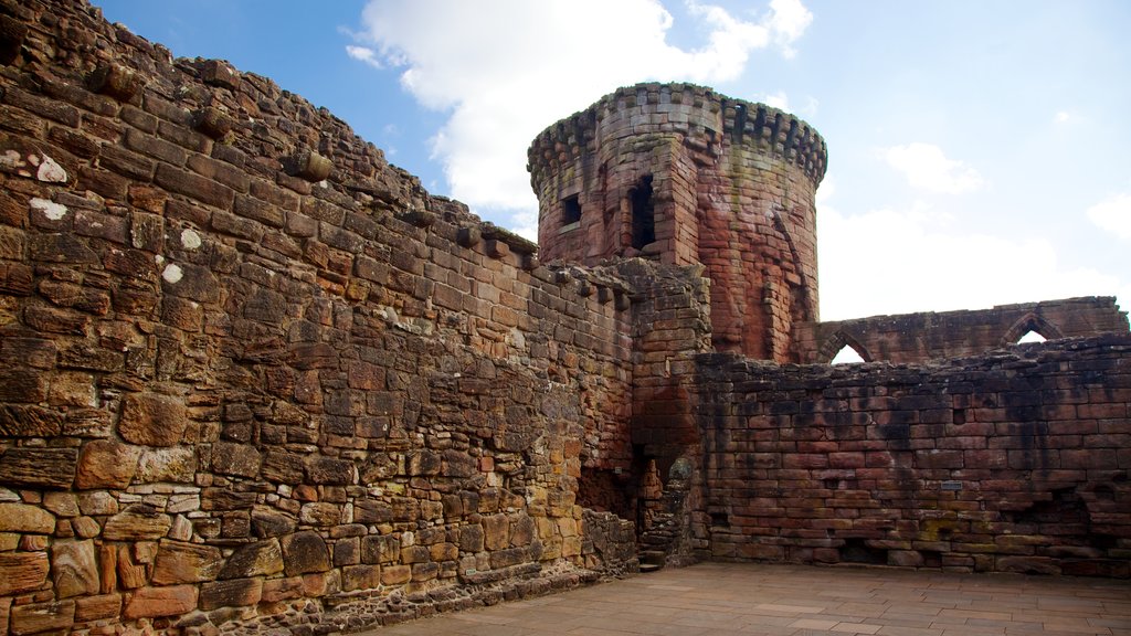 Bothwell Castle showing heritage architecture, château or palace and a ruin