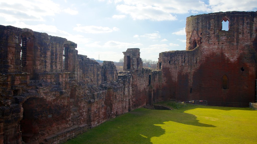 Bothwell Castle showing heritage elements, heritage architecture and château or palace