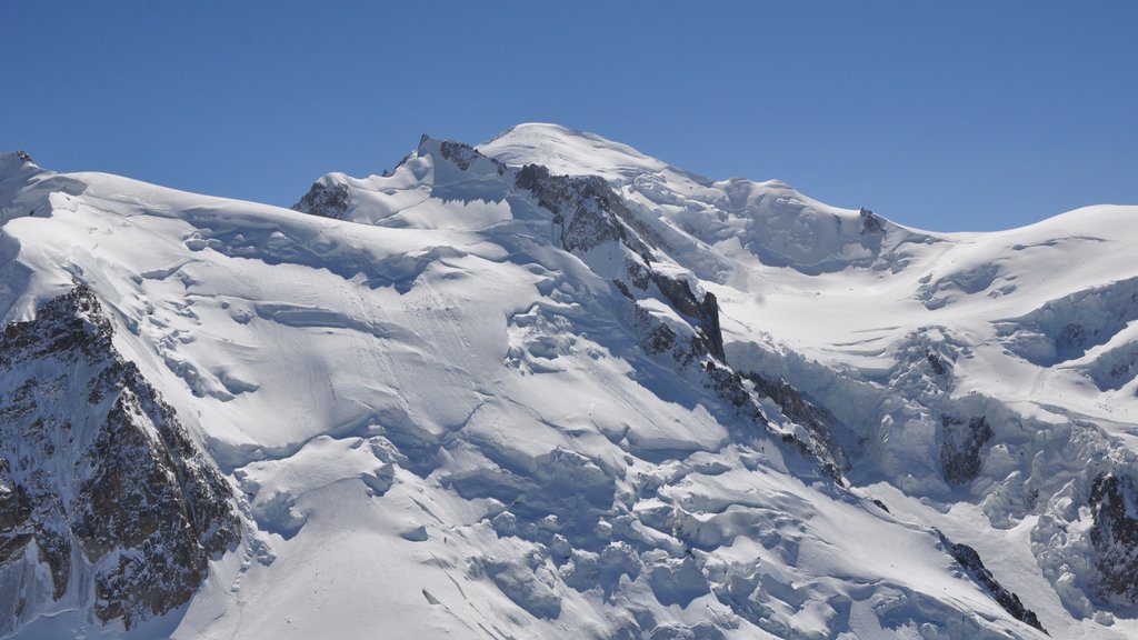 Mont Blanc which includes snow, mountains and tranquil scenes