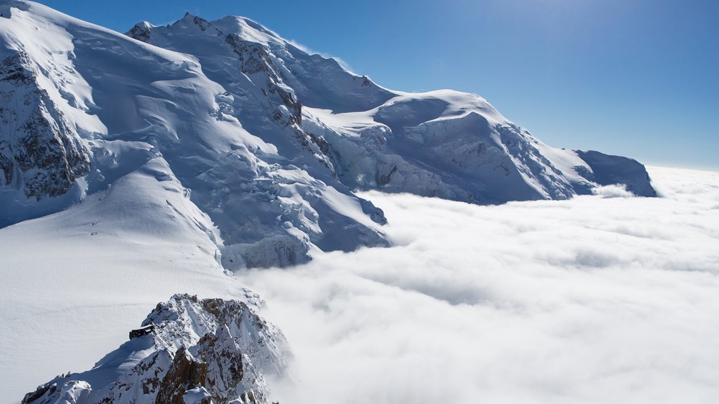 Mont Blanc showing snow, mountains and tranquil scenes