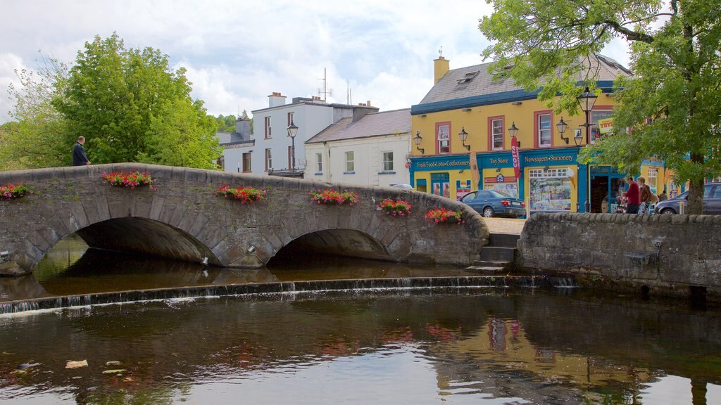 Westport showing a river or creek, a bridge and heritage architecture