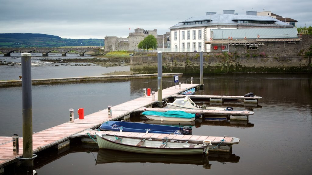 Limerick mostrando un río o arroyo, una marina y paseos en lancha