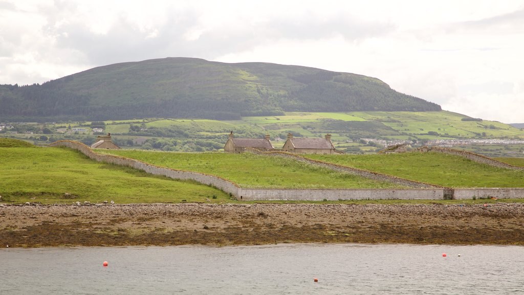 Rosses Point mostrando escenas tranquilas y un río o arroyo