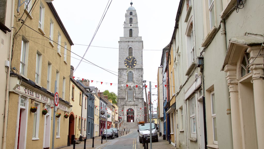 St. Anne\'s Shandon Church mostrando aspectos religiosos, escenas urbanas y elementos del patrimonio