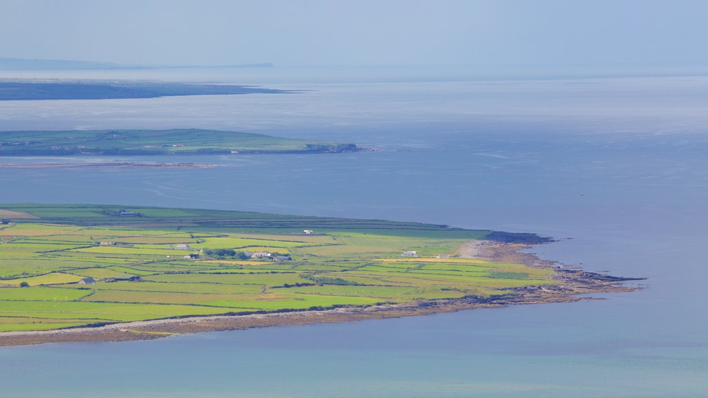 Knocknarea mostrando vistas generales de la costa y escenas tranquilas