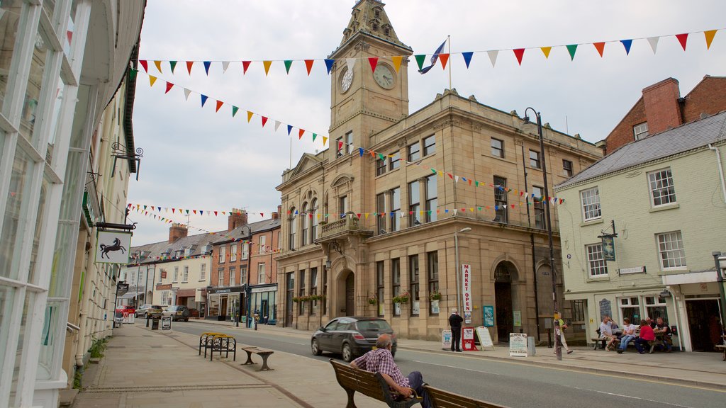 Welshpool ofreciendo escenas urbanas y también un hombre