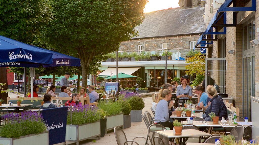 Mermaid Quay which includes outdoor eating, dining out and café lifestyle