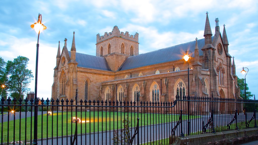 Armagh mostrando aspectos religiosos, arquitectura patrimonial y una iglesia o catedral