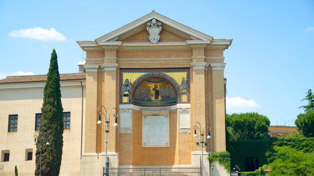 San Giovanni caracterizando elementos de patrimônio e arquitetura de patrimônio