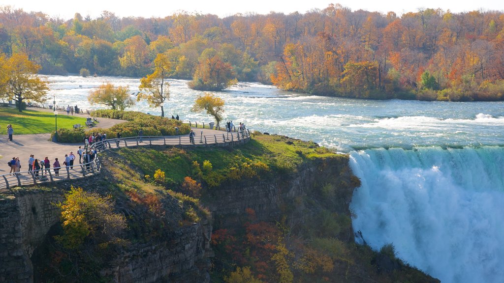 Bridal Veil Falls showing a river or creek, views and a waterfall