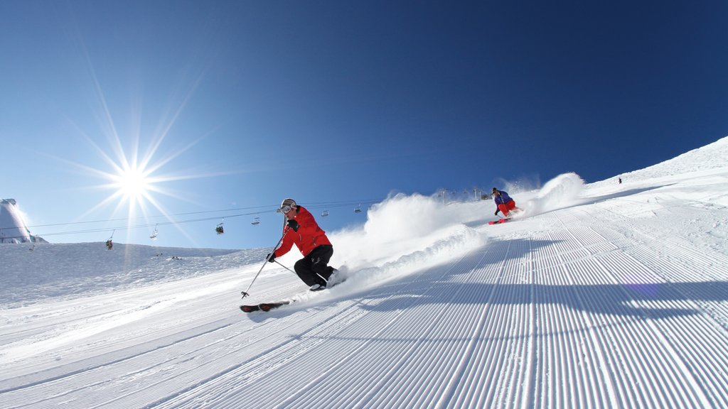 Telluride Ski Resort ofreciendo una góndola, nieve y esquiar en la nieve