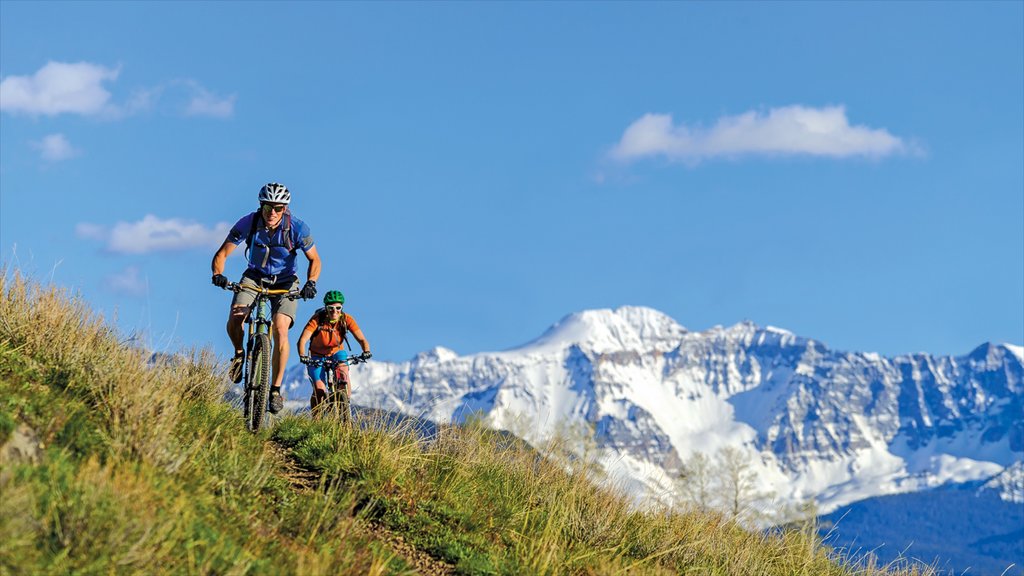 Telluride Ski Resort showing snow, mountain biking and mountains