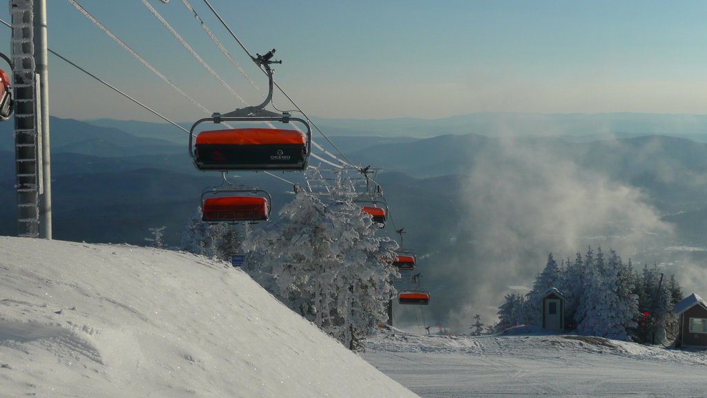 Okemo Valley Golf Club showing a gondola and snow