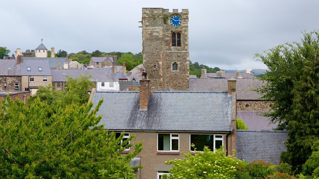 Conwy mostrando uma cidade pequena ou vila