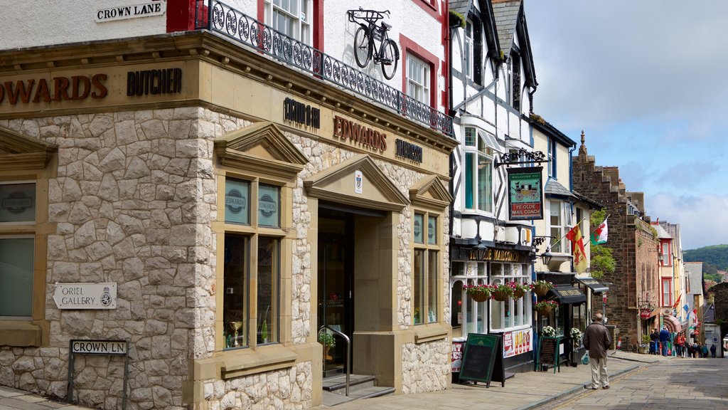 Conwy showing street scenes