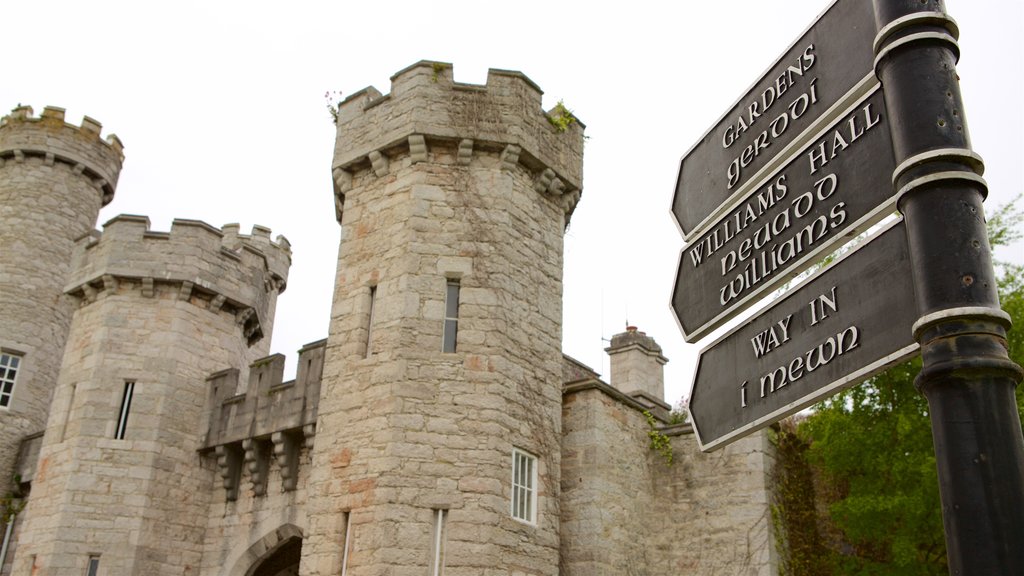 Castelo de Bodelwyddan mostrando elementos de patrimônio e um castelo