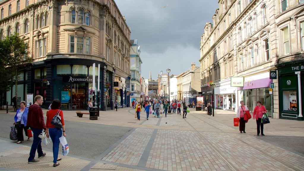 Dundee showing shopping, a city and street scenes