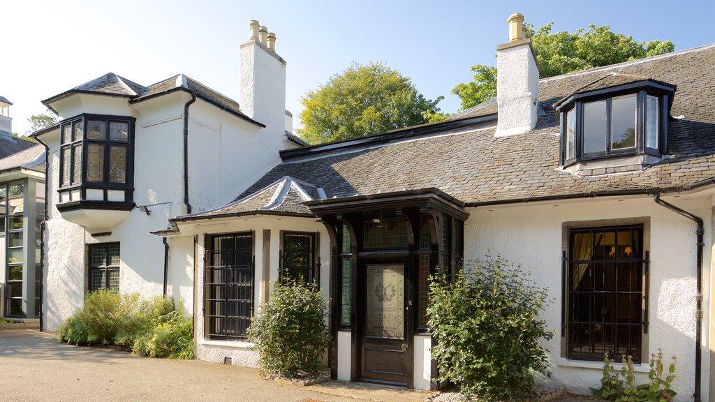 Gordon Highlanders Museum which includes a house and street scenes