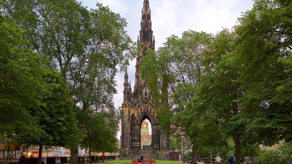 Princes Street Gardens showing a garden