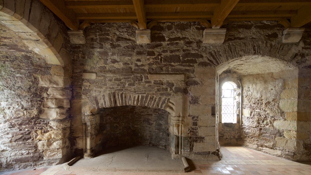 Doune Castle showing château or palace, heritage elements and interior views