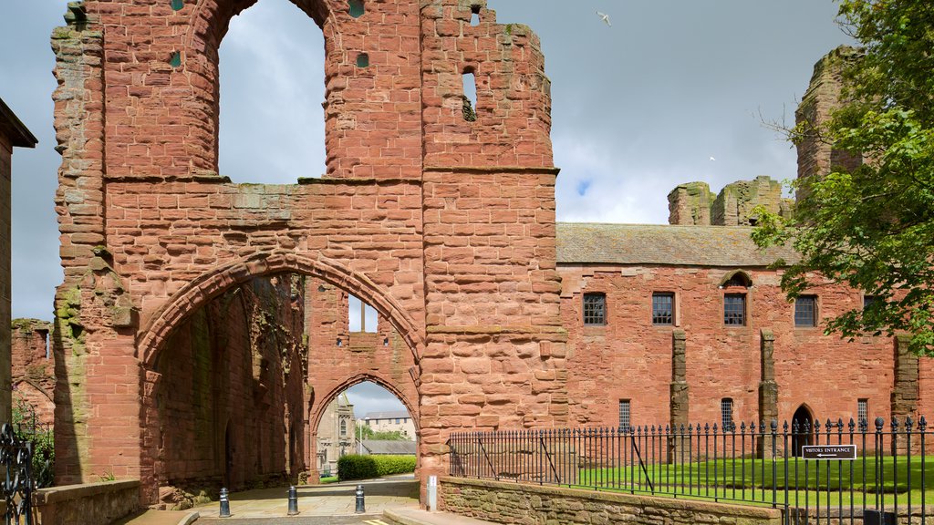 Arbroath Abbey som viser kulturarvsgenstande og historiske bygningsværker