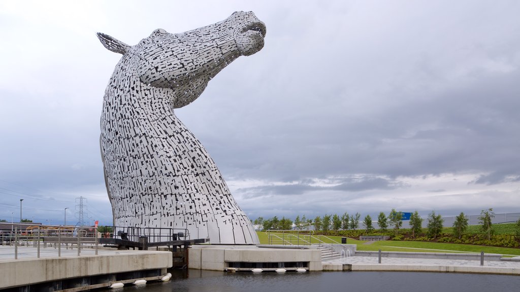 Grangemouth featuring outdoor art