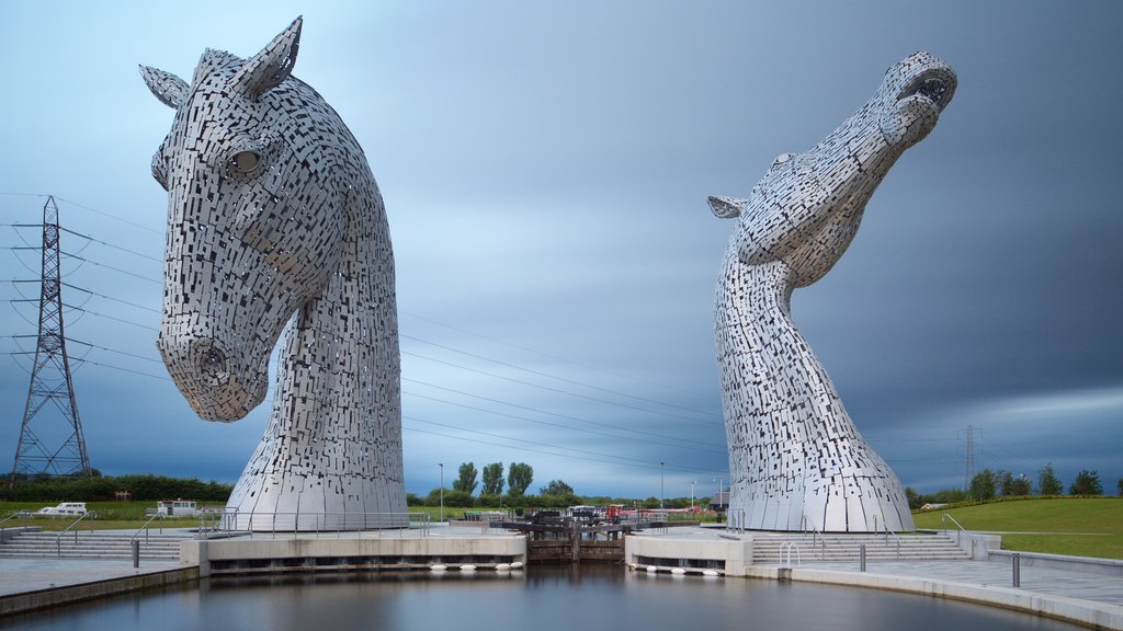 Grangemouth featuring outdoor art