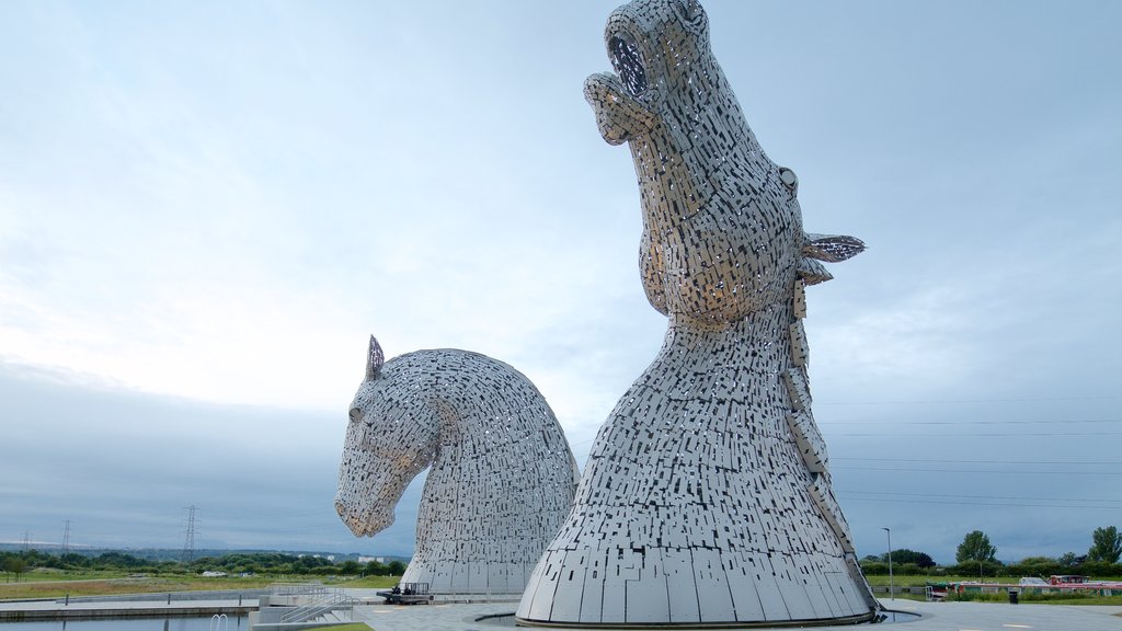 Grangemouth which includes outdoor art