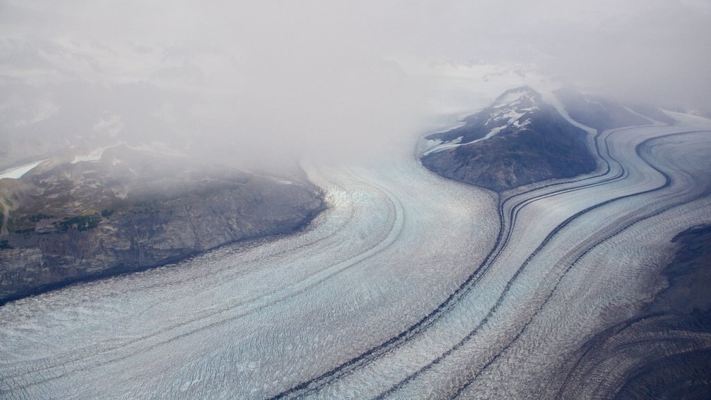 Chugach State Park featuring snow and mist or fog