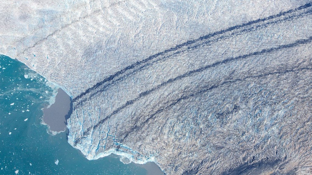 Chugach State Park showing snow