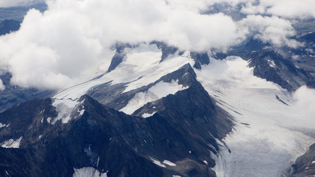 Wrangell-St. Elias National Park and Preserve showing mountains