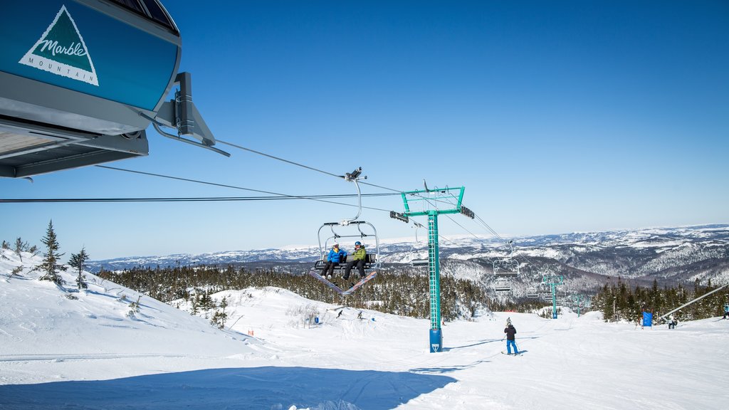 Marble Mountain which includes snow and a gondola