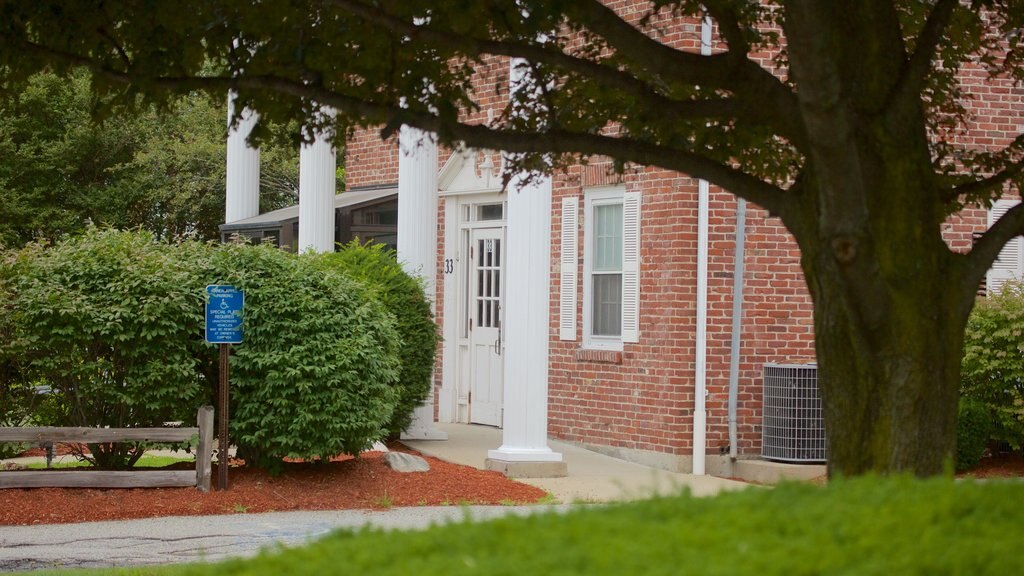 Burlington showing a house