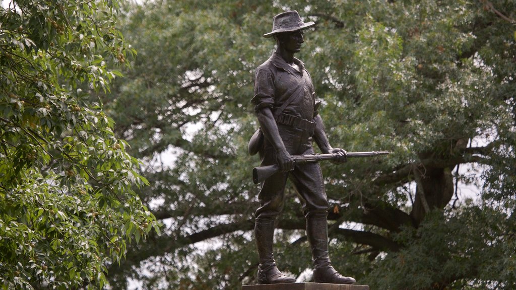 Waltham qui includes un monument