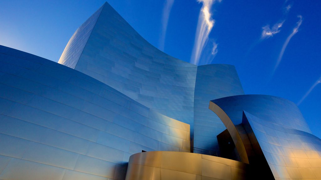 Walt Disney Concert Hall som omfatter moderne arkitektur