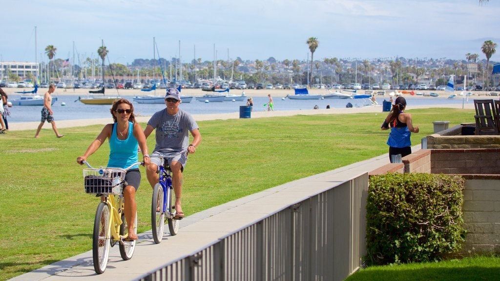 Mission Bay que incluye ciclismo