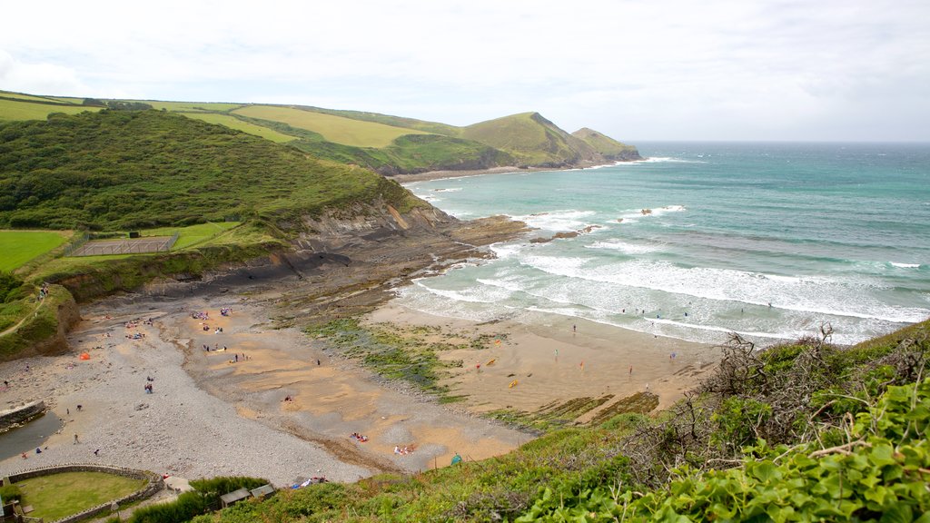 Crackington Haven som inkluderar landskap och en sandstrand