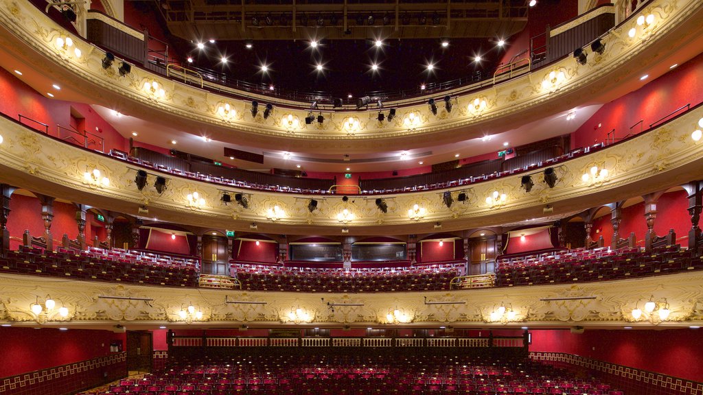 Newcastle-upon-Tyne Theatre Royal que incluye escenas de teatro y vistas interiores