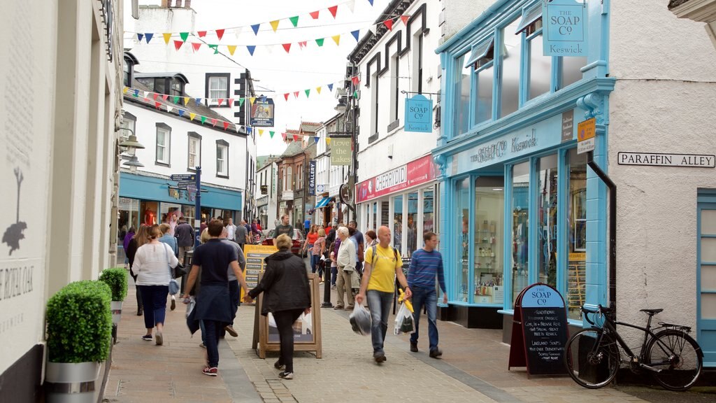 Keswick which includes signage, street scenes and café lifestyle