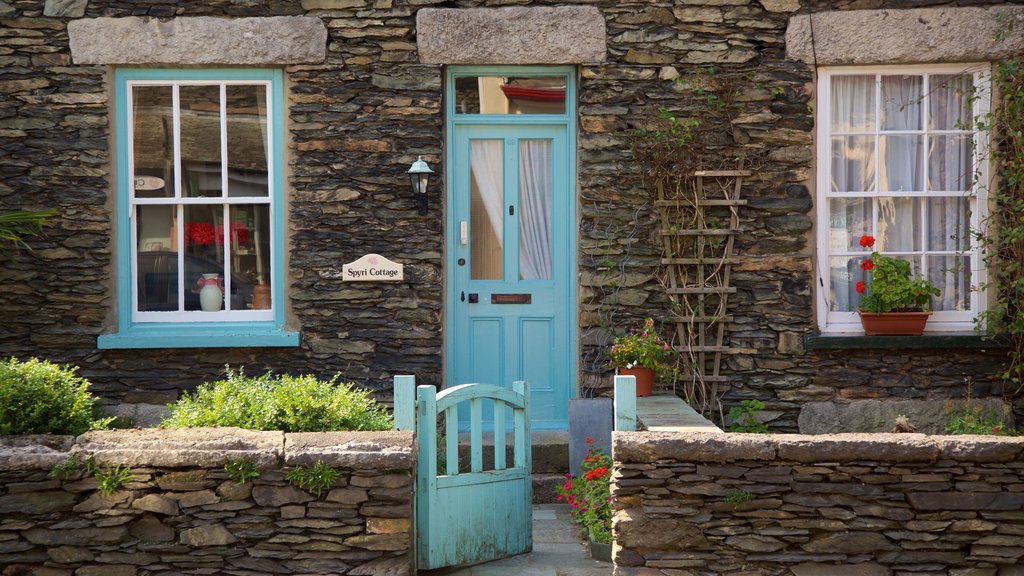 Windermere ofreciendo una pequeña ciudad o aldea