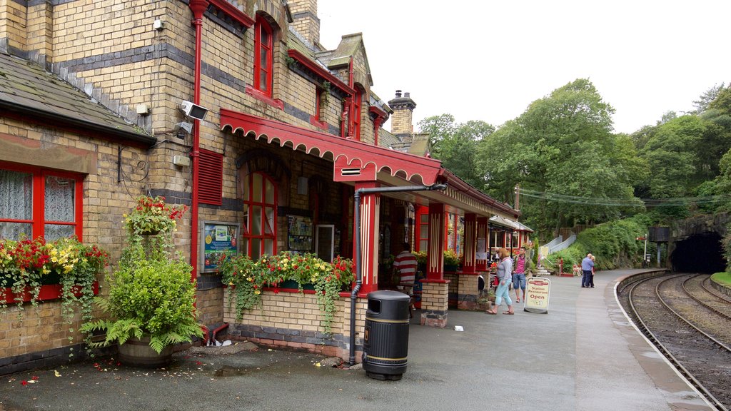 Lakeside showing heritage architecture, a small town or village and railway items