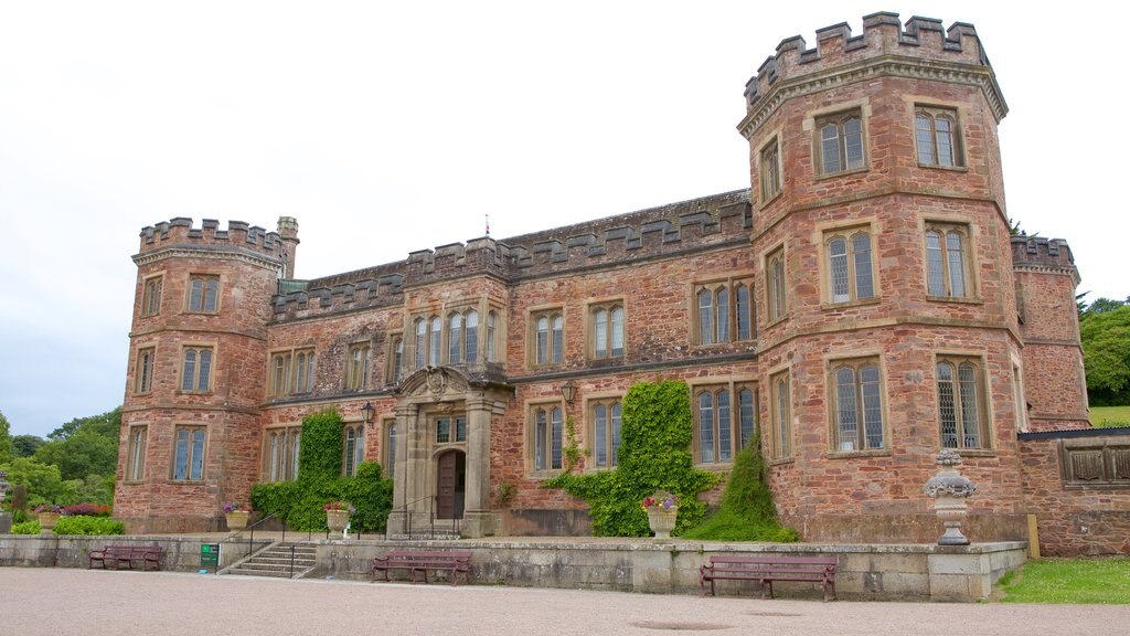 Mount Edgcumbe que incluye castillo o palacio y un jardín