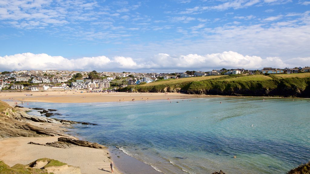 Plage de Porth montrant ville côtière et vues littorales