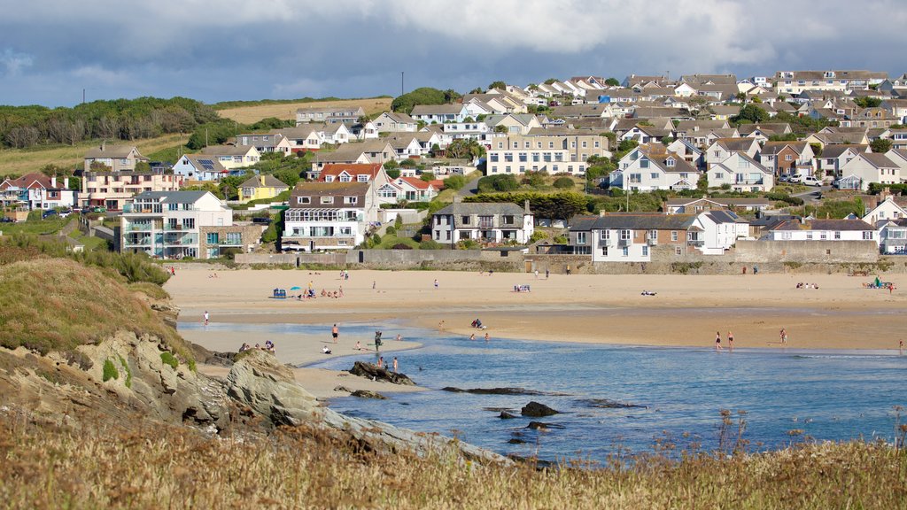 Porth Beach showing a coastal town and a beach