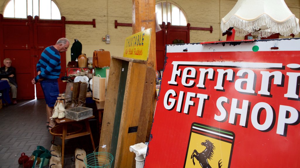 Pannier Market which includes signage and markets