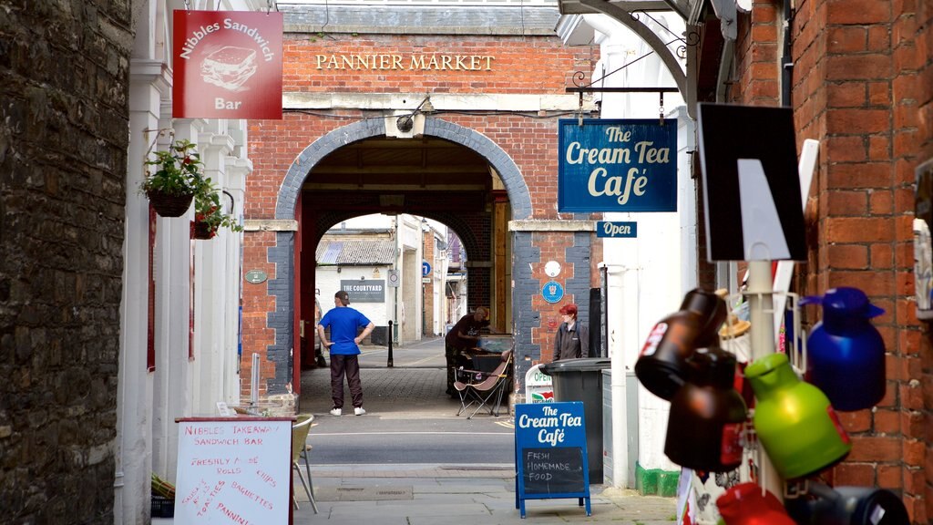 Pannier Market which includes markets and signage