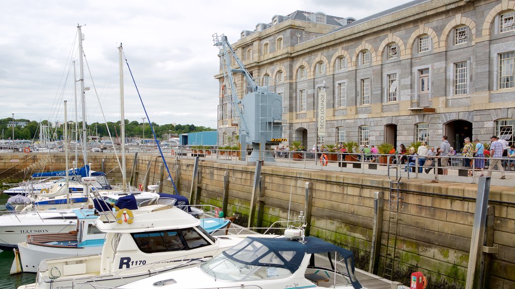 Plymouth which includes heritage architecture, boating and heritage elements