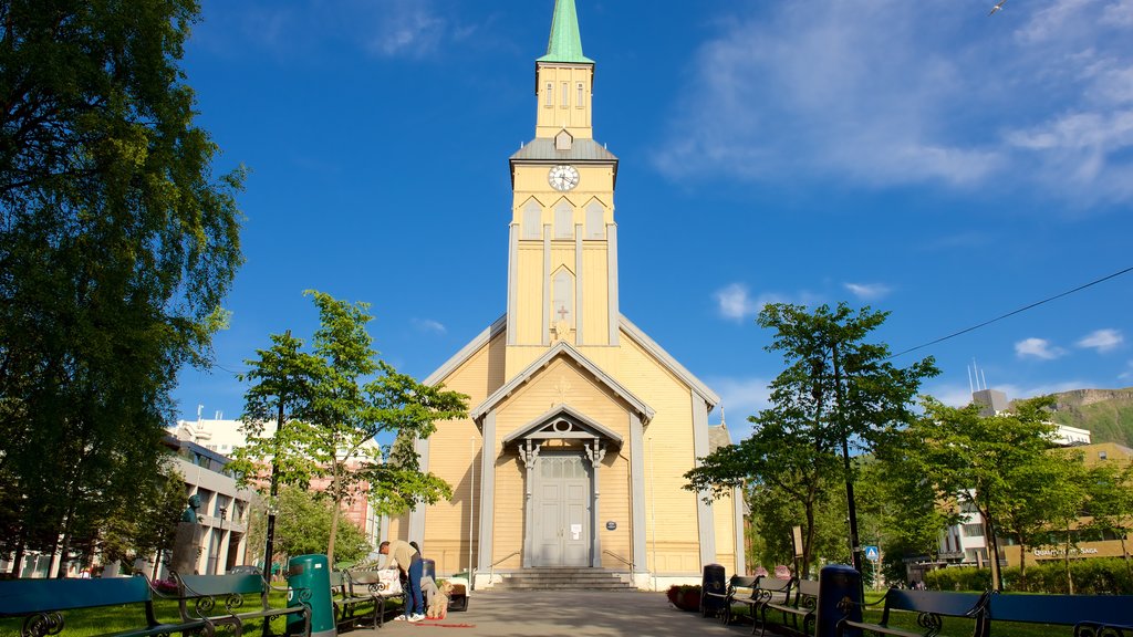 Tromso Cathedral featuring a church or cathedral