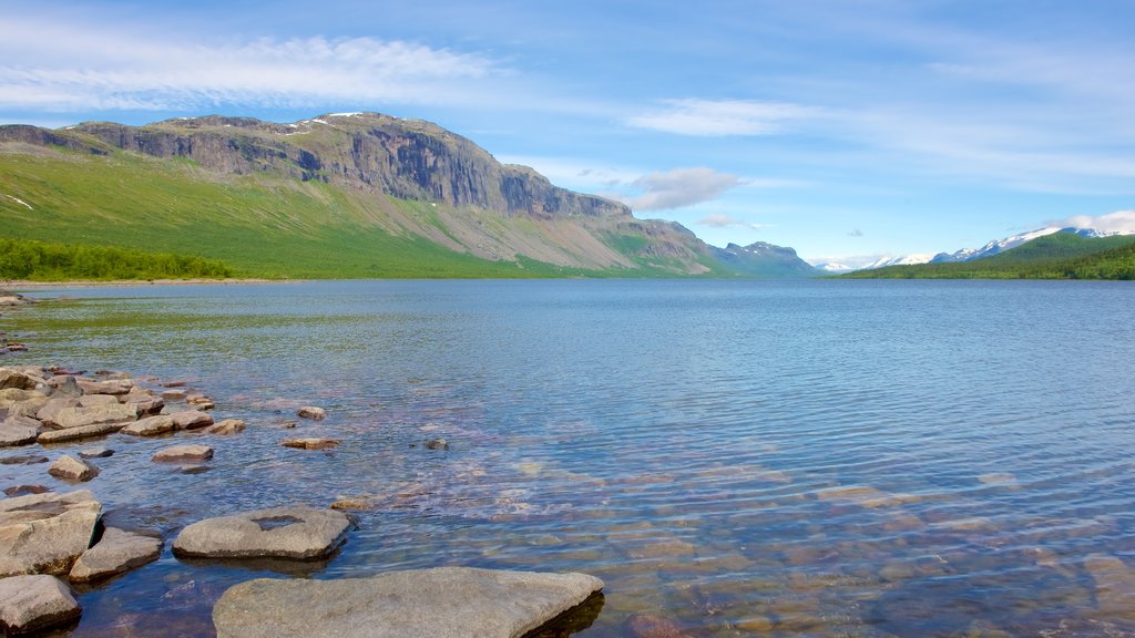 Parque Nacional de Stora Sjofallet mostrando un lago o abrevadero